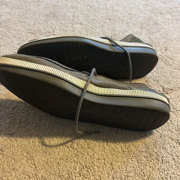 Tommy Bahama men’s shoes; size 10 - Picture 6 of 7